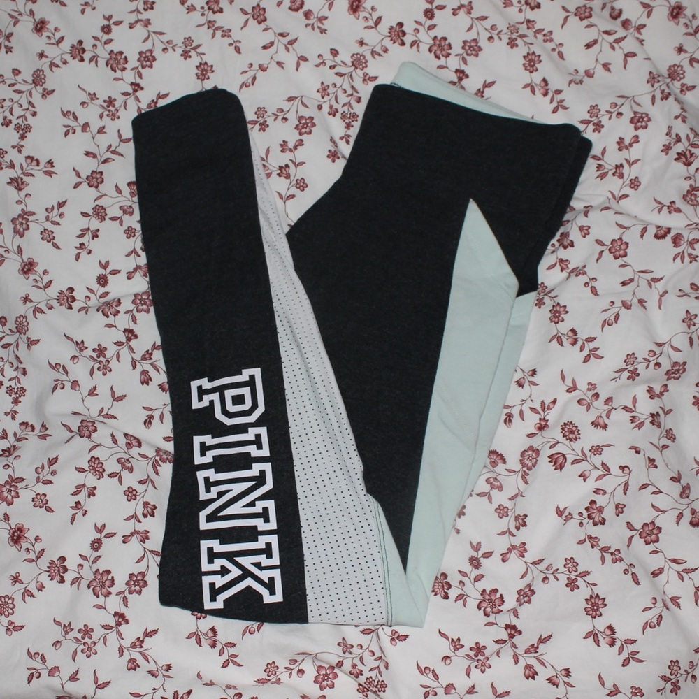 PINK yoga leggings